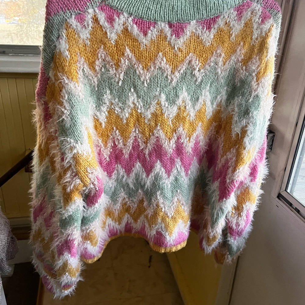 &Merci Vibrant Chevron Pattern Cropped Sweater - image 2